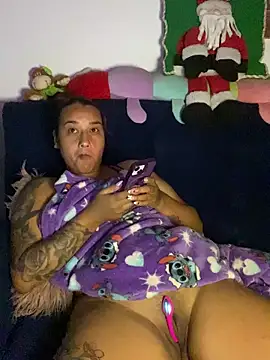 Cafeziitha02 online show from November 14, 2025, 7:29 am