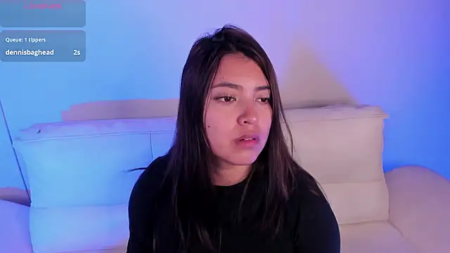 Rebeca Williams  online show from November 19, 2025, 11:43 am