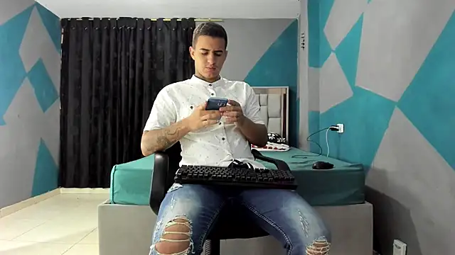 simookeler online show from January 24, 2025, 5:11 pm