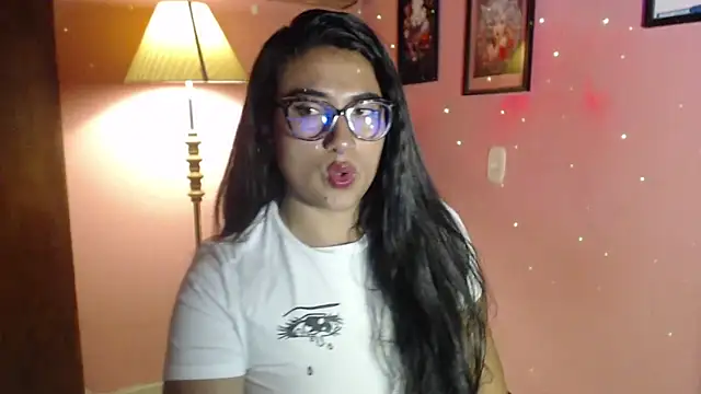 bunnyemilyrose36 online show from April 29, 2026, 8:29 am