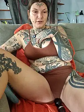 lizzardqueeen online show from October 10, 2025, 4:50 pm