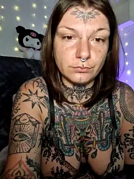 Snapshot of lizzardqueeen chatting on February 2, 2026, 3:16 am lizzardqueeen online show from February 2, 2026, 3:16 am