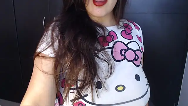 AdharaLujan online show from September 11, 2025, 4:51 pm