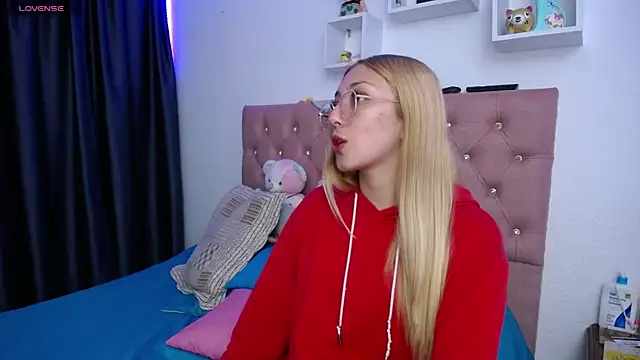 Soffy-brooks online show from October 21, 2025, 5:19 am