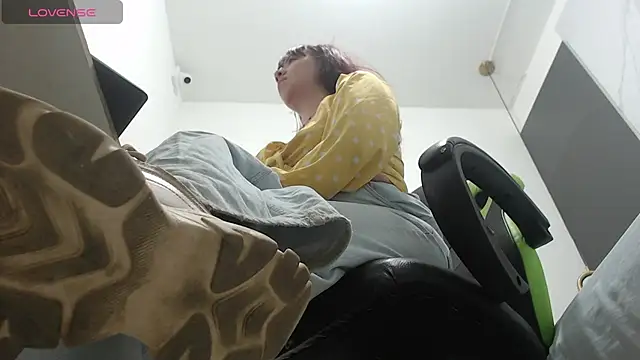 alma fenix online show from March 10, 2025, 12:04 pm