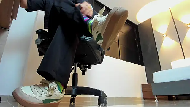 alma fenix online show from September 15, 2025, 12:38 pm