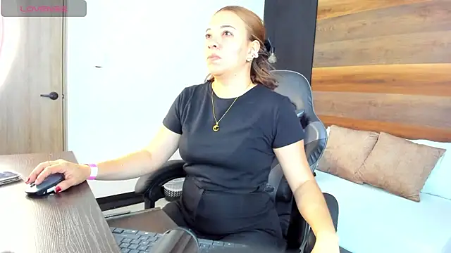 alma fenix online show from September 22, 2025, 12:18 pm