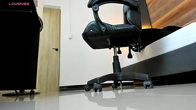 alma fenix online show from October 7, 2025, 12:24 pm