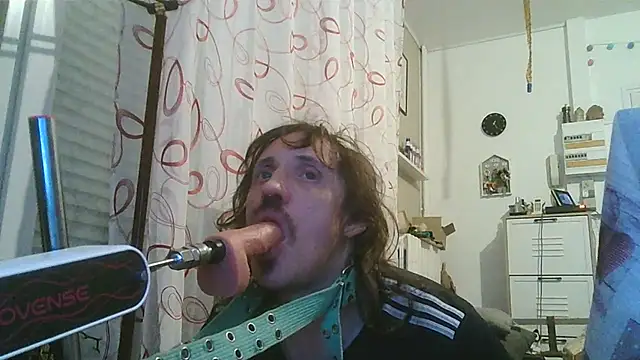 cyril020202 online show from November 19, 2025, 8:25 am