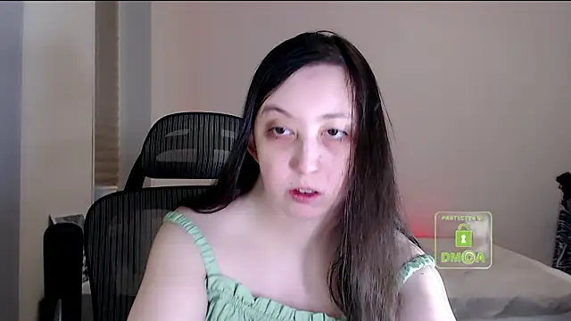 Snapshot of cute_and_hot chatting on February 1, 2026, 3:32 pm cute and hot online show from February 1, 2026, 3:32 pm