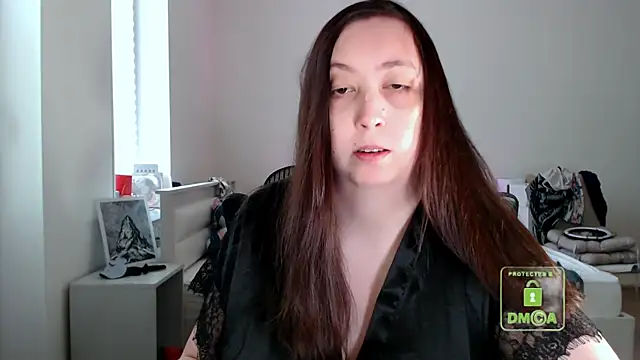 cute and hot online show from May 31, 2026, 12:45 pm
