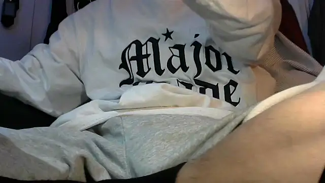 Snapshot of Ray175oo chatting on February 2, 2026, 5:33 pm Ray175oo online show from February 2, 2026, 5:33 pm