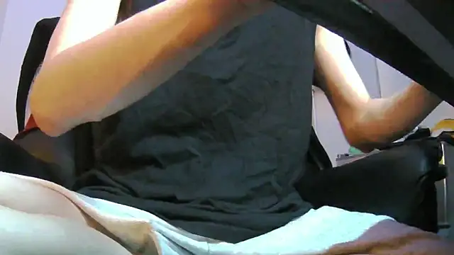 Snapshot of Ray175oo chatting on February 20, 2026, 7:47 pm Ray175oo online show from February 20, 2026, 7:47 pm