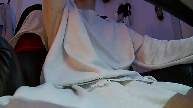 Snapshot of Ray175oo chatting on February 21, 2026, 5:14 pm Ray175oo online show from February 21, 2026, 5:14 pm