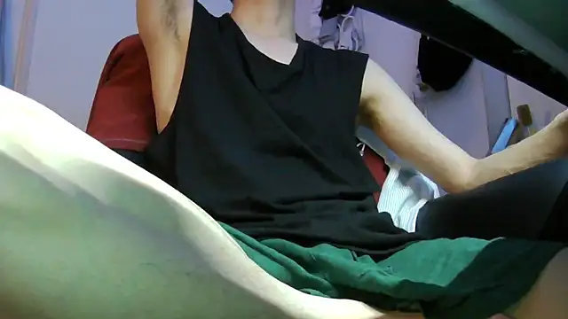 Snapshot of Ray175oo chatting on February 28, 2026, 5:25 pm Ray175oo online show from February 28, 2026, 5:25 pm