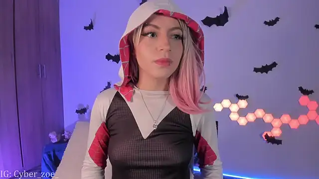 Snapshot of cyberzoe chatting on November 7, 2025, 12:49 pm cyberzoe online show from November 7, 2025, 12:49 pm