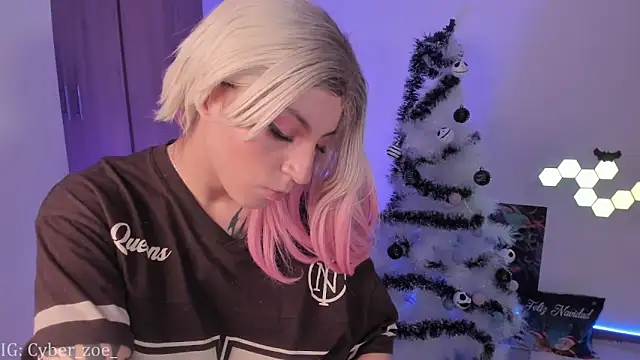 Snapshot of cyberzoe chatting on December 1, 2025, 7:52 pm cyberzoe online show from December 1, 2025, 7:52 pm