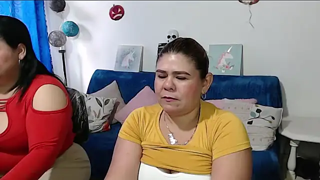 Snapshot of NATHYHOTT chatting on October 16, 2025, 12:06 pm NATHYHOTT online show from October 16, 2025, 12:06 pm