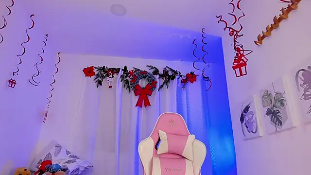 Snapshot of Lia_Petite1 chatting on January 25, 2025, 5:51 am Lia Petite1 online show from January 25, 2025, 5:51 am