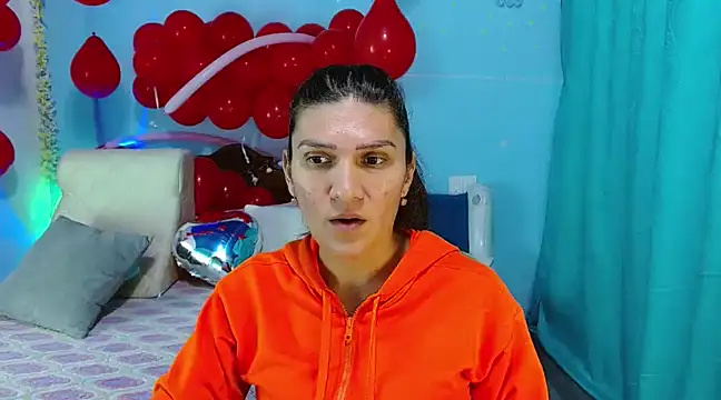 Snapshot of venus_swet_ chatting on February 17, 2025, 2:20 am venus swet online show from February 17, 2025, 2:20 am