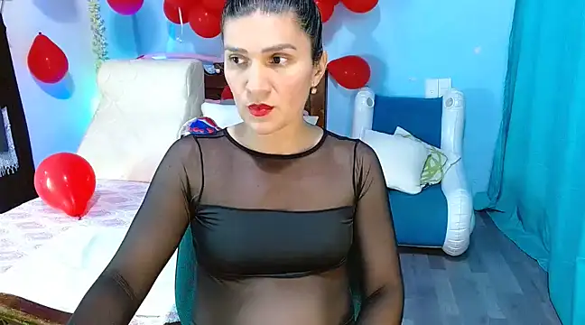 Snapshot of venus_swet_ chatting on February 20, 2025, 1:36 am venus swet online show from February 20, 2025, 1:36 am