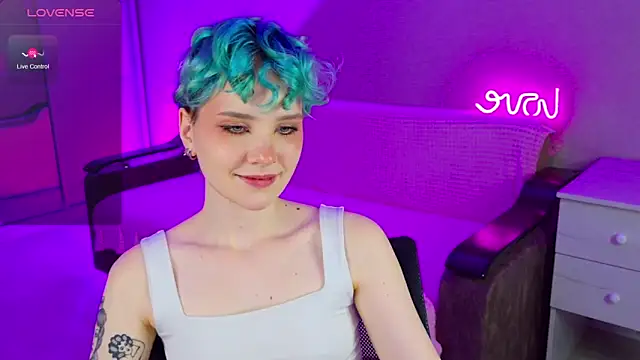 Snapshot of School_Love chatting on December 2, 2024, 4:20 pm School Love online show from December 2, 2024, 4:20 pm