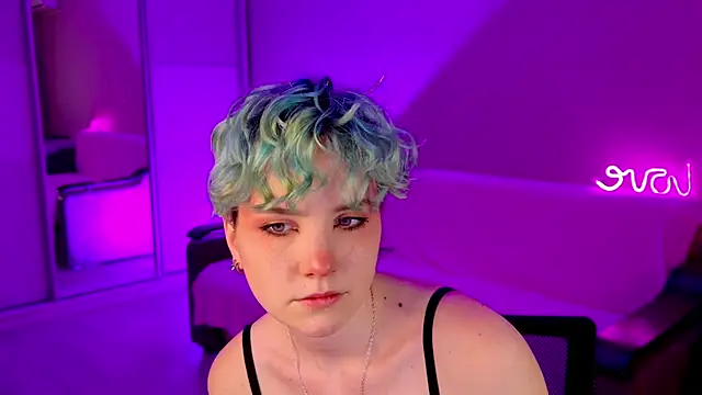 Snapshot of School_Love chatting on December 22, 2024, 1:11 pm School Love online show from December 22, 2024, 1:11 pm