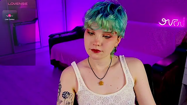 Snapshot of School_Love chatting on December 29, 2024, 4:19 pm School Love online show from December 29, 2024, 4:19 pm