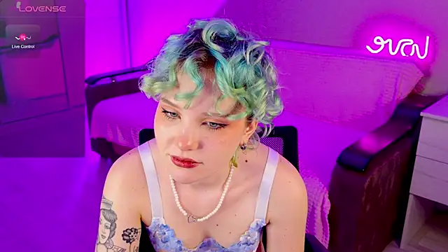 Snapshot of School_Love chatting on January 16, 2025, 4:18 pm School Love online show from January 16, 2025, 4:18 pm