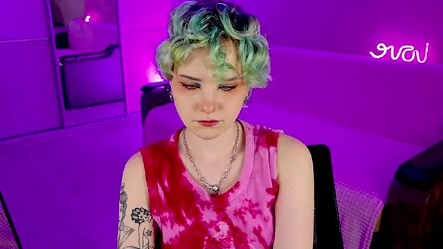 Snapshot of School_Love chatting on February 3, 2025, 1:19 pm School Love online show from February 3, 2025, 1:19 pm