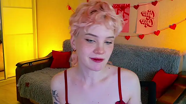 Snapshot of School_Love chatting on October 1, 2025, 11:16 am School Love online show from October 1, 2025, 11:16 am