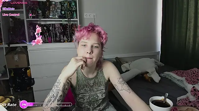 School Love online show from March 12, 2026, 7:03 am