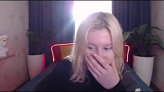 Snapshot of EnigmaSee chatting on October 17, 2025, 2:04 am EnigmaSee online show from October 17, 2025, 2:04 am