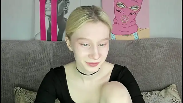 Snapshot of EnigmaSee chatting on November 9, 2025, 2:21 am EnigmaSee online show from November 9, 2025, 2:21 am