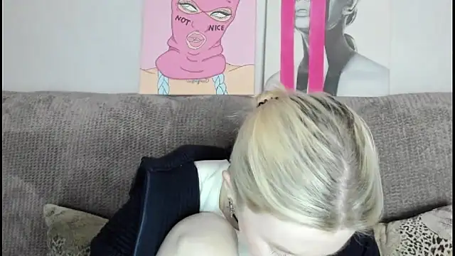 Snapshot of EnigmaSee chatting on November 14, 2025, 11:09 am EnigmaSee online show from November 14, 2025, 11:09 am