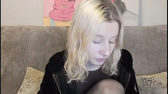 Snapshot of EnigmaSee chatting on November 17, 2025, 10:54 am EnigmaSee online show from November 17, 2025, 10:54 am