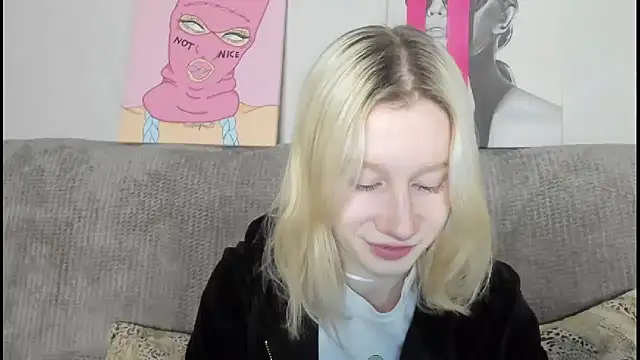 Snapshot of EnigmaSee chatting on December 14, 2025, 1:22 am EnigmaSee online show from December 14, 2025, 1:22 am