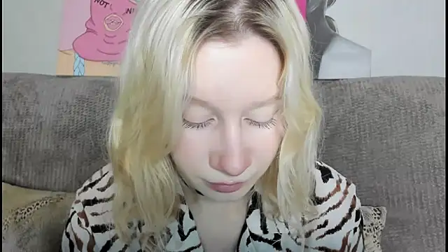 Snapshot of EnigmaSee chatting on December 15, 2025, 1:43 am EnigmaSee online show from December 15, 2025, 1:43 am