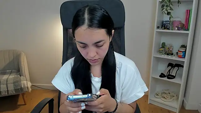 Snapshot of _BellaEvans_ chatting on June 5, 2026, 4:52 am BellaEvans online show from June 5, 2026, 4:52 am