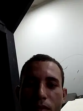 Snapshot of jhonmenas14 chatting on December 17, 2025, 10:43 am jhonmenas14 online show from December 17, 2025, 10:43 am