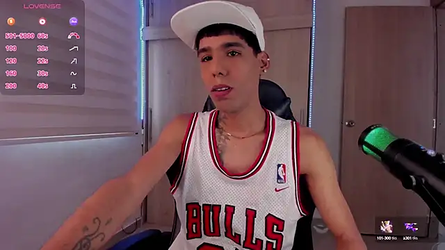 aldrinwhite online show from January 9, 2025, 8:01 pm