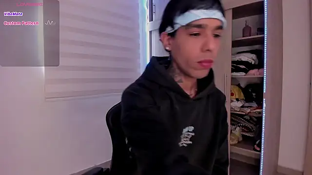 aldrinwhite online show from February 15, 2025, 3:39 pm