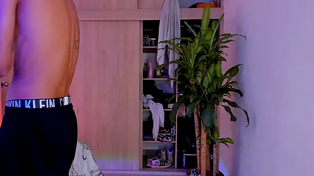 aldrinwhite online show from November 18, 2025, 4:44 pm