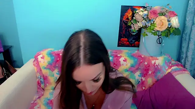 LindaaLu online show from March 13, 2025, 7:42 am