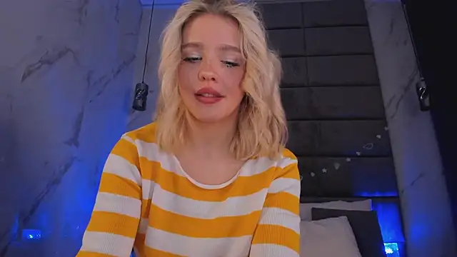 Anna Robinson online show from March 23, 2026, 1:53 am