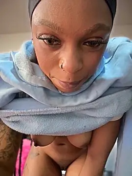 Snapshot of Melany_Williams chatting on November 8, 2025, 2:28 pm Melany Williams online show from November 8, 2025, 2:28 pm