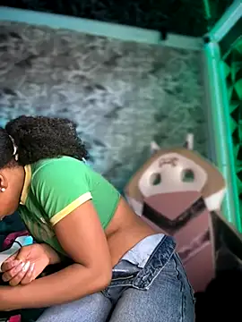 Snapshot of Melany_Williams chatting on November 14, 2025, 1:21 pm Melany Williams online show from November 14, 2025, 1:21 pm