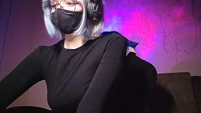 DanaWard online show from October 14, 2025, 10:54 pm