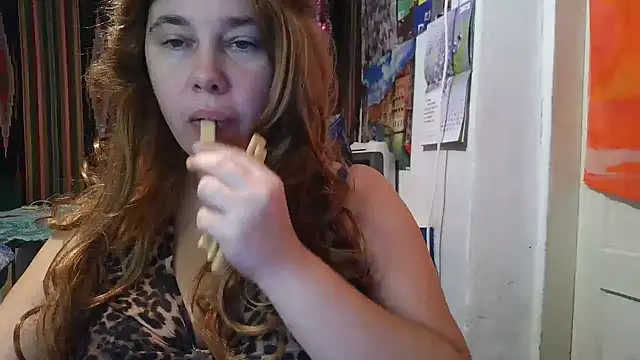 Snapshot of Cora_Maro chatting on September 22, 2025, 9:55 am Cora Maro online show from September 22, 2025, 9:55 am