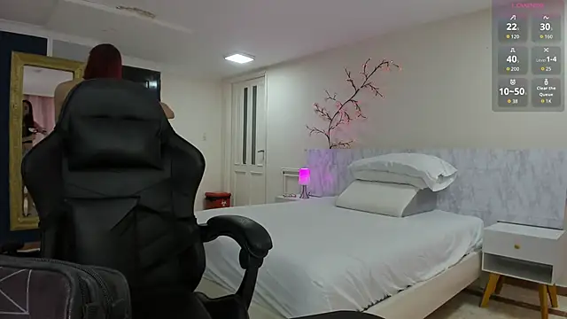 charolbruce 1 online show from April 6, 2026, 11:55 am